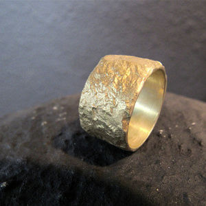 Handmade 14K gold wedding band | Wide textured unisex ring | Men women couples